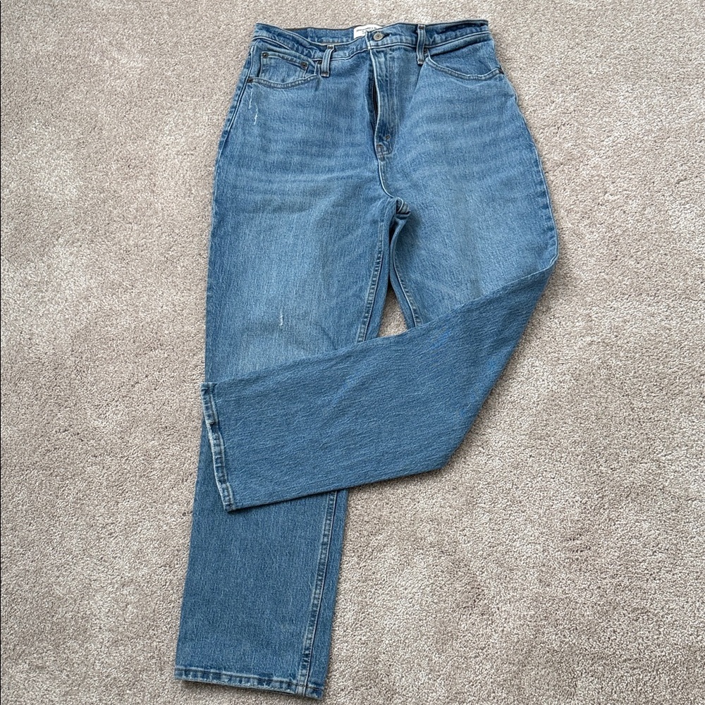 Abercrombie & Fitch Women's Straight Leg Jeans - Medium Blue Wash